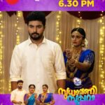 Anju Aravind Instagram - Sudhamani Supera | Mon - Sat | 6.30 PM | Zee Keralam കല്യാണത്തിനെത്തിയ അപ്രതീക്ഷിതമായ അതിഥിയെ കണ്ട് ഞെട്ടി സുധാമണിയും കുടുംബവും.അപ്രതീക്ഷിതമായി ഒരു അതിഥി കടന്ന് വരുന്നു. മറക്കാതെ കാണുക സുധാമണി സൂപ്പറാ തിങ്കൾ മുതൽ ശനി വരെ വൈകുന്നേരം 6.30 ന് നമ്മുടെ സ്വന്തം സീ കേരളം ചാനലിൽ #ZeeKeralam #NeithedukkamJeevithaVismayangal #ZeeKeralamHD #ZeeKeralamOnMyTV #SudhamaniSupera #SudhamaniSuperaonZeeKeralam #ZKPromos Watch Anytime, Anywhere on ZEE5 - https://zee5.onelink.me/RlQq/fmalDownloadZEE5App