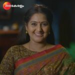 Anju Aravind Instagram - Sudhamani Supera | Mon - Sat | 6.30 PM | Zee Keralam മകൾക്കൊപ്പം പഠിക്കാൻ പോകുന്നതിന്റെ ആകാംക്ഷയിൽ സുധാമണിയും ആശങ്കയിൽ മീനാക്ഷിയും.മറക്കാതെ കാണുക സുധാമണി സൂപ്പറാ തിങ്കൾ മുതൽ ശനി വരെ വൈകുന്നേരം 6.30 ന് നമ്മുടെ സ്വന്തം സീ കേരളം ചാനലിൽ #ZeeKeralam #NeithedukkamJeevithaVismayangal #ZeeKeralamHD #ZeeKeralamOnMyTV #SudhamaniSupera #SudhamaniSuperaonZeeKeralam #ZKPromos Watch Anytime, Anywhere on ZEE5 - https://zee5.onelink.me/RlQq/fmalDownloadZEE5App