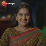 Anju Aravind Instagram – Sudhamani Supera | Mon – Sat | 6.30 PM | Zee Keralam

മകൾക്കൊപ്പം പഠിക്കാൻ പോകുന്നതിന്റെ ആകാംക്ഷയിൽ സുധാമണിയും ആശങ്കയിൽ മീനാക്ഷിയും.മറക്കാതെ കാണുക സുധാമണി സൂപ്പറാ തിങ്കൾ മുതൽ ശനി വരെ വൈകുന്നേരം 6.30 ന് നമ്മുടെ സ്വന്തം സീ കേരളം ചാനലിൽ

#ZeeKeralam #NeithedukkamJeevithaVismayangal  #ZeeKeralamHD #ZeeKeralamOnMyTV 
#SudhamaniSupera #SudhamaniSuperaonZeeKeralam #ZKPromos 

Watch Anytime, Anywhere on ZEE5 – https://zee5.onelink.me/RlQq/fmalDownloadZEE5App