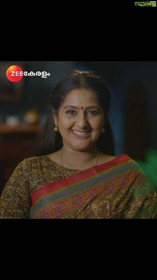 Anju Aravind Instagram - Sudhamani Supera | Mon - Sat | 6.30 PM | Zee Keralam മകൾക്കൊപ്പം പഠിക്കാൻ പോകുന്നതിന്റെ ആകാംക്ഷയിൽ സുധാമണിയും ആശങ്കയിൽ മീനാക്ഷിയും.മറക്കാതെ കാണുക സുധാമണി സൂപ്പറാ തിങ്കൾ മുതൽ ശനി വരെ വൈകുന്നേരം 6.30 ന് നമ്മുടെ സ്വന്തം സീ കേരളം ചാനലിൽ #ZeeKeralam #NeithedukkamJeevithaVismayangal #ZeeKeralamHD #ZeeKeralamOnMyTV #SudhamaniSupera #SudhamaniSuperaonZeeKeralam #ZKPromos Watch Anytime, Anywhere on ZEE5 - https://zee5.onelink.me/RlQq/fmalDownloadZEE5App