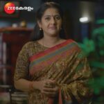 Anju Aravind Instagram - Sudhamani Supera | Mon - Sat | 6.30 PM | Zee Keralam വീണ്ടും സ്കൂളിലേക്ക് പഠിക്കാൻ പോകുന്ന സന്തോഷത്തിൽ സുധാമണി.മറക്കാതെ കാണുക സുധാമണി സൂപ്പറാ തിങ്കൾ മുതൽ ശനി വരെ വൈകുന്നേരം 6.30 ന് നമ്മുടെ സ്വന്തം സീ കേരളം ചാനലിൽ #ZeeKeralam #NeithedukkamJeevithaVismayangal #ZeeKeralamHD #ZeeKeralamOnMyTV #SudhamaniSupera #SudhamaniSuperaonZeeKeralam #ZKPromos Watch Anytime, Anywhere on ZEE5 - https://zee5.onelink.me/RlQq/fmalDownloadZEE5App