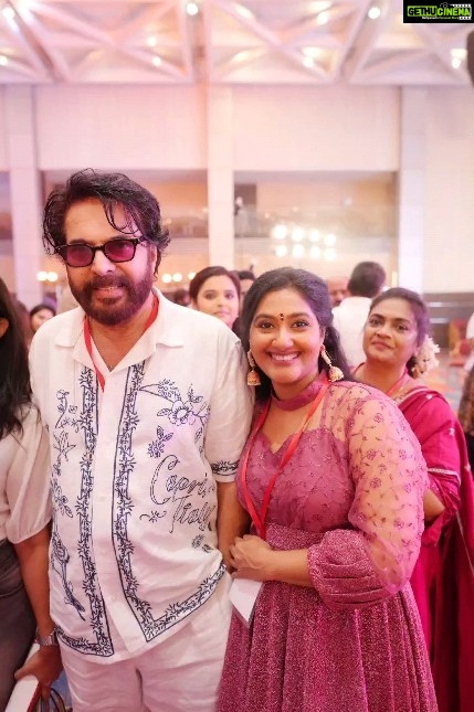 Anju Aravind Instagram - AMMA- MEETING @amma.association @malayalam_movies_ @malayalam_ott_updates @mammootty @mohanlal@tovinothomas @pillai_manju @resh_mi_decha @sreelakshmi_sreekumar @shwetha_menon @vineethkumar_official