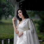 Anju Kurian Instagram - Just another rainy day with a lot of positive reminders like 🍃 take up the space you need to be you. 🍃be fearless in the creation of your intentions. 🍃your time is now! P.C - @agnitantra_photography Designer- @mloft_by_joeljacobmathew Stylist - @imjoboyaugustine MUA- @prince.t.n Accessories- @adorebypriyanka