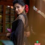Anju Kurian Instagram – Celebrate Onam in style ✨.
Embrace tradition and elegance of handwoven Butta Banaras sarees. 
Adorn yourself in the intricate designs that reflect the essence of Kerala’s rich culture.

Brand : @pothyskerala 
Photography: @shafishakkeer 
MUA: @shari_naressh 
Styling: @rashmimuraleedharan