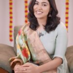 Anju Kurian Instagram - With festive season here✨, I amped up my look with a hair makeover all by myself 💁🏼‍♀️and when my friends saw my look, their reactions were crazy🤯.... Check it out! PS:- Special thanks to Garnier’s Virtual Try-On Tool for helping me find the perfect shade for myself✅ Hair colour courtesy: @garnierindia Shade: 7.3 Golden Brown #collab #ColorfulReactions #getreadywithgarnier