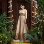Anju Kurian Instagram – The allure of Anarkali elegance is a tale of grace, poise, and timeless charm spun into every stitch. 

#Anarkali #OnamAtPothys #Onam2023

Brand – @pothyskerala 
Photography- @shafishakkeer 
MUA- @shari_naressh 
Stylist – @rashmimuraleedharan 
Location – @rossittawoodcastle