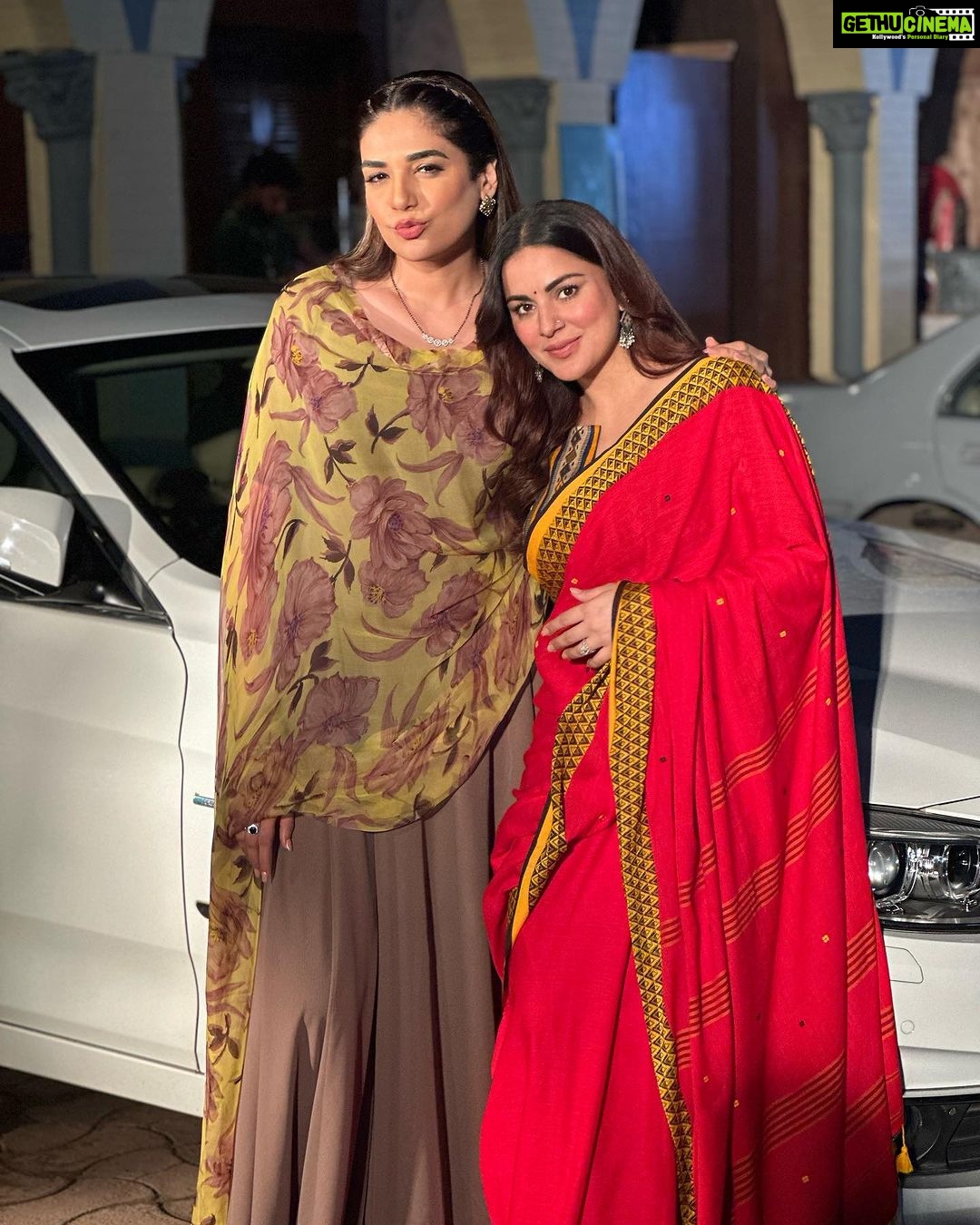 Anjum Fakih Instagram - Preeta Ki Shrishti Ki Nayi Beemer Ke Saath 😂😍🤪❤️