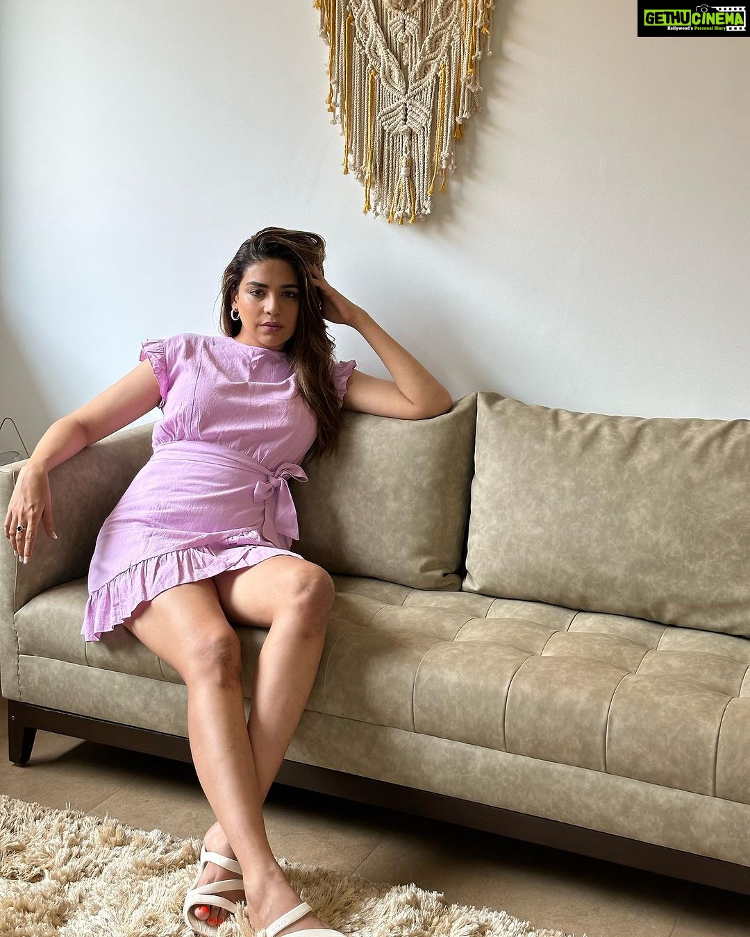 Anjum Fakih Instagram - A cozy villa with a dedicated house help is all what we need when vacationing with our loved ones… Thank you @avisahomesgoa for hosting me,thank you for all the warmth and love ❤️ Goa, India