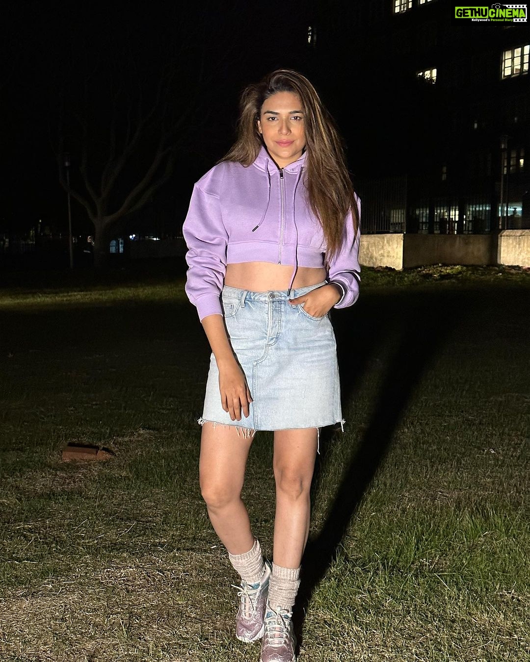 Anjum Fakih Instagram - Hope y’all watching this season’s #khatronkekhiladi13 … are y’all liking my journey so far ? Kya lagta hai aaj Kya hoga ? Comments me batao… #kkk13 #anjumfakih @colorstv Styled by @stylebysaachivj Team @sanzimehta777 . . . #spoileralert : ❤️🩹 South Africa