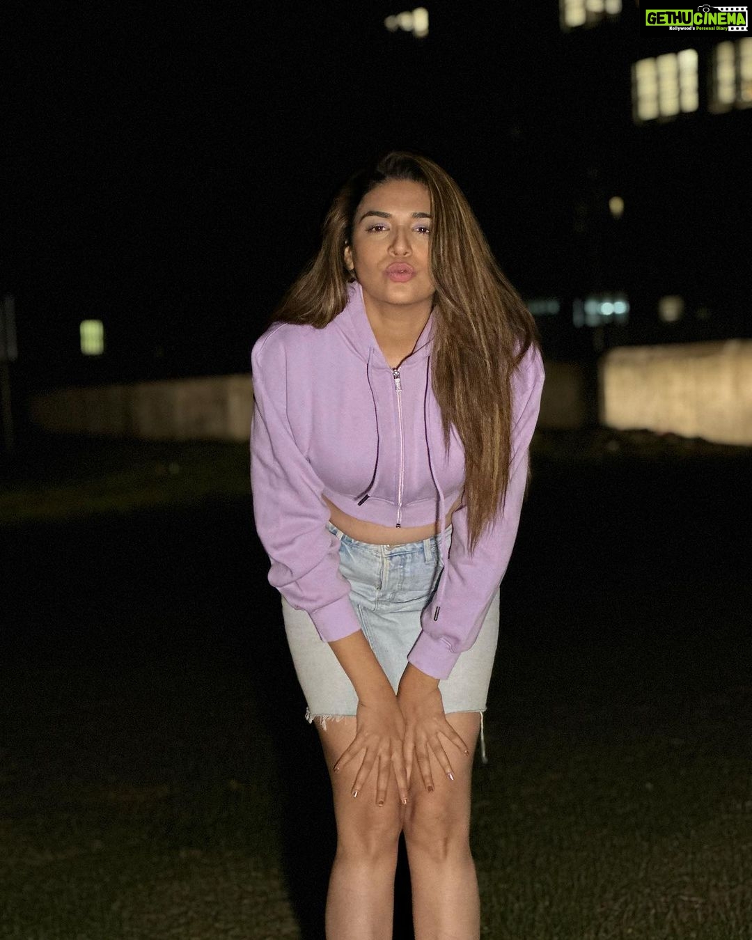 Anjum Fakih Instagram - Hope y’all watching this season’s #khatronkekhiladi13 … are y’all liking my journey so far ? Kya lagta hai aaj Kya hoga ? Comments me batao… #kkk13 #anjumfakih @colorstv Styled by @stylebysaachivj Team @sanzimehta777 . . . #spoileralert : ❤️🩹 South Africa