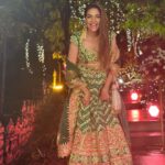 Anjum Fakih Instagram - #ootd #anjumfakih 💚💖💚 . . . Styled by @shailjaanand Outfit by @datetheramp Potli by @aclutchstory Udaipur, Rajasthan