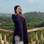 Anjum Fakih Instagram - The city makes me look beautiful… #udaipurdiaries #dulhewale #mereyaarkishaadihai Wearing @kanikavermaofficial ❤️ Udaipur, Rajasthan