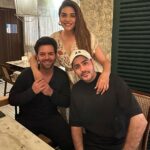 Anjum Fakih Instagram - …and all that counts is here & now… With my jaanemans @sanjaygagnaniofficial @kapursahab ❤️❤️❤️ . . . #bffs #sanjaygagnani #abhishekkapur #anjumfakih #kundalibhagya #amnotcryingyouarecrying Que Sera Sera Mumbai