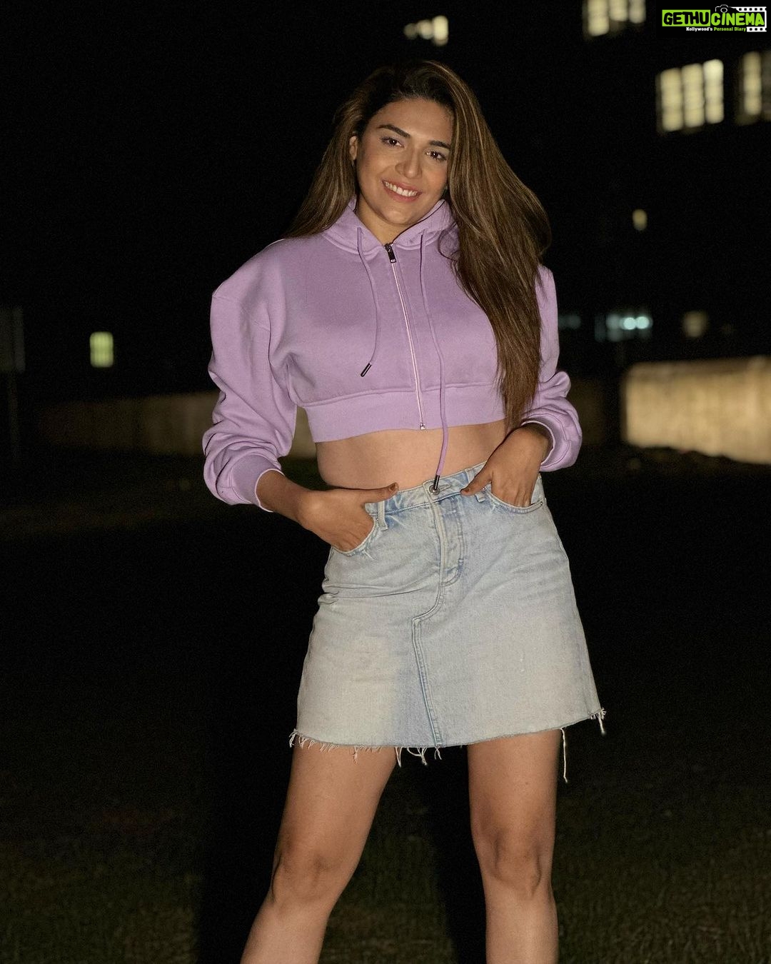 Anjum Fakih Instagram - Hope y’all watching this season’s #khatronkekhiladi13 … are y’all liking my journey so far ? Kya lagta hai aaj Kya hoga ? Comments me batao… #kkk13 #anjumfakih @colorstv Styled by @stylebysaachivj Team @sanzimehta777 . . . #spoileralert : ❤️🩹 South Africa