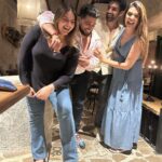 Anjum Fakih Instagram - Under the spotlight… #throwbackthursday #eveningslikethese #postdinnerfun Love y’all ♥️♥️♥️