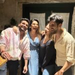 Anjum Fakih Instagram - Under the spotlight… #throwbackthursday #eveningslikethese #postdinnerfun Love y’all ♥️♥️♥️