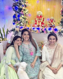Anjum Fakih Instagram - May the divine blessings of Lord Ganesha brings y’all happiness in abundance,strength and courage to overcome challenges… 
May his arrival marks a new beginning in your lives… May you be blessed with prosperity & peace… 
Happiest Ganesh Chaturthi to all 
#omganapatayenamaha 
#happyganeshchaturthi 
🙏🏼🙏🏼🙏🏼