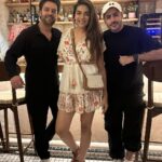 Anjum Fakih Instagram - …and all that counts is here & now… With my jaanemans @sanjaygagnaniofficial @kapursahab ❤️❤️❤️ . . . #bffs #sanjaygagnani #abhishekkapur #anjumfakih #kundalibhagya #amnotcryingyouarecrying Que Sera Sera Mumbai