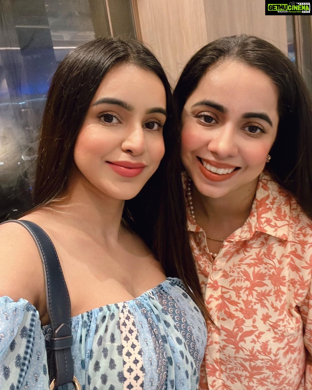 Ankitta Sharma Instagram - Lunch date w/ the sister at the lovely @gomamumbai 🩵
