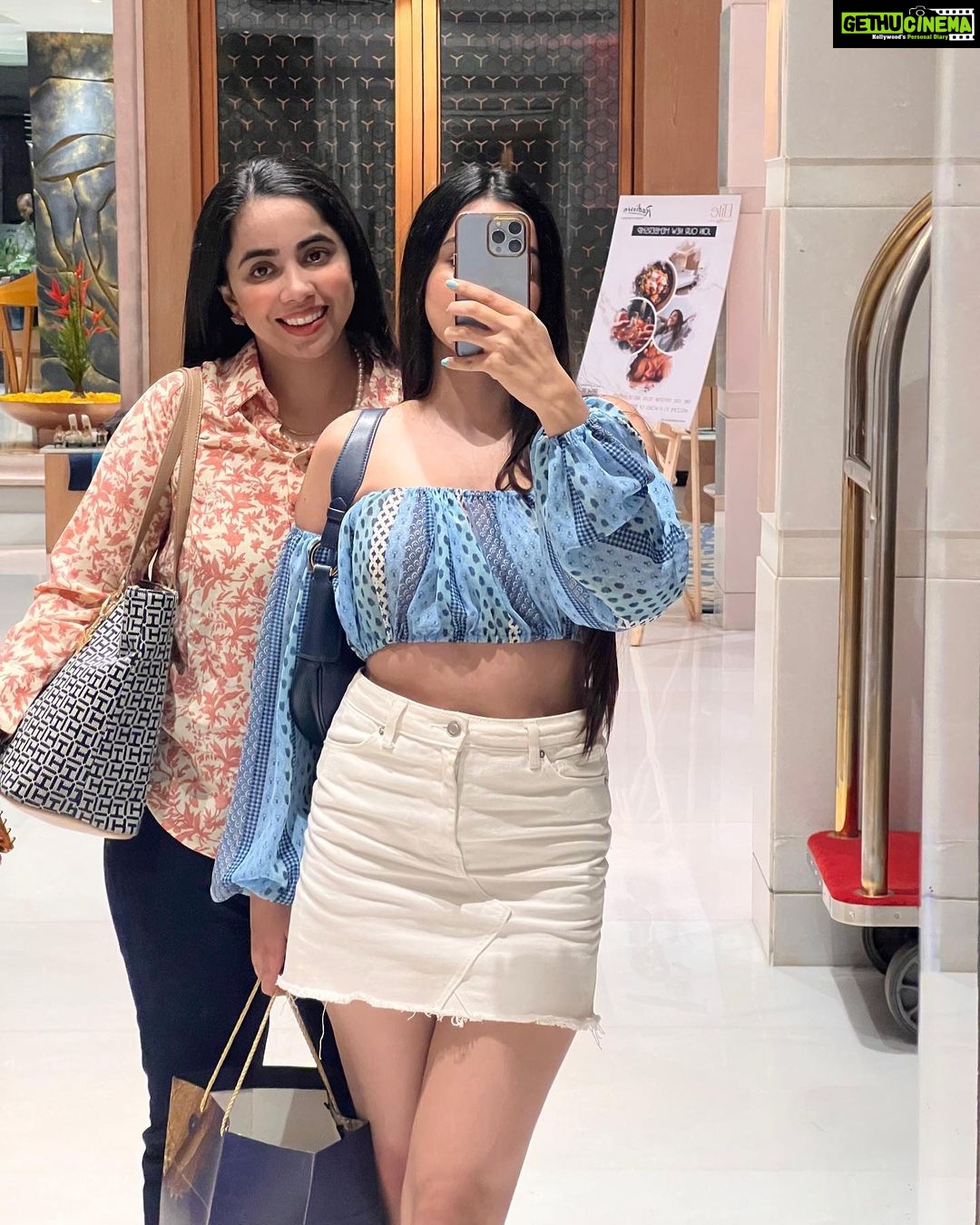 Ankitta Sharma Instagram - Lunch date w/ the sister at the lovely @gomamumbai 🩵