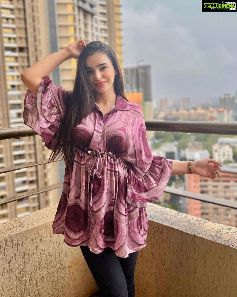 Ankitta Sharma Instagram - 💜💜💜 Wearing @theboozybutton