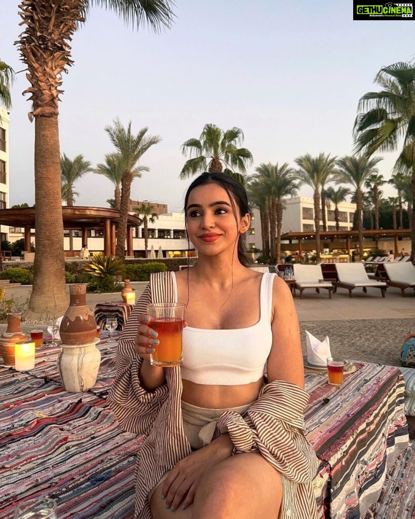 Ankitta Sharma Instagram - Sunsets are magical. ❤️ @hilton_luxor @goldcoastfilmsofficial #hiltonluxor #hilton_Luxor #hiltonluxorresortandspa Luxor, Egypt