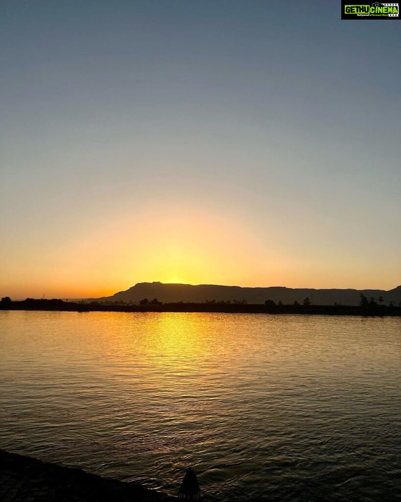 Ankitta Sharma Instagram - Sunsets are magical. ❤️ @hilton_luxor @goldcoastfilmsofficial #hiltonluxor #hilton_Luxor #hiltonluxorresortandspa Luxor, Egypt