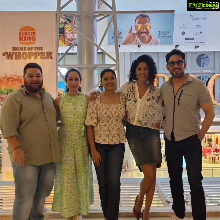 Ansha Sayed Instagram - * No caption required * We just need to hear " Roll camera , Action: Let's begin from where we left in 2018. @shraddhamusale @janvicg @ajay.nagrath @hrishikesh.11 #cidcops #cid #letsstartcid