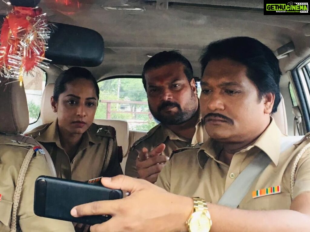 Ansha Sayed Instagram - This was CIF A show that had a lot of potential but due to some coordination issues among the producers couldn't survive much. This scene was shot on a long outdoor to Lucknow. Soon after this sequence, we were suppose to shoot a blast sequence, and due to a lot of running around, we found shelter at the nearest cop station as vanity vans are difficult to maneuver on a crowded street. All of us witnessed some real cop station moments, people walking in and registering complaints and the tact in which they are dealt with, some real questioning, and how real cops keep their cool. I was also misunderstood as a new entrant in the station by people walking in with a plea due to my costume as Daya sir, Aditya sir and freddy sir were out shooting on the road. When reel life meets real people. @dayanandshetty8 @dineshphadnis #adityashrivastav #cidcops #letsstartcid #cid Pic courtesy @pahisweety.143 Lucknow, Uttar Pradesh