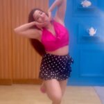Antara Biswas Instagram – The Last Step Seems To Be The #Trending Pose these Days… So tried It… And Keeping That My Cover Pic Too … 
#farrata #jawan #song #random