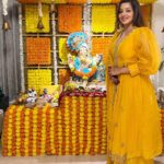 Antara Biswas Instagram – Ganpati Bappa Morya 🙏…. 
#happyganeshchaturthi 

Beautiful 🤩 Outfit by my Dear @rashmi_aaryaa ….