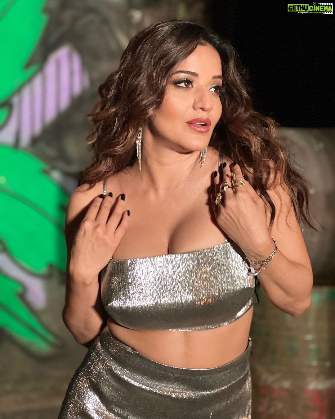 Antara Biswas Instagram - Illuminaughty 🥰….