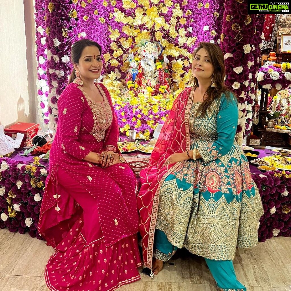 Antara Biswas Instagram - #Blessings Ganpati Bappa Morya 🙏🙏 … Here Comes My Beautiful Friend @rashmi_aaryaa Beautiful outfit: @rashmi_aaryaa
