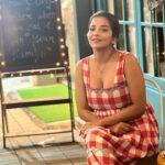 Antara Biswas Instagram - Comfort in chaos 😇 #vintage#vibes