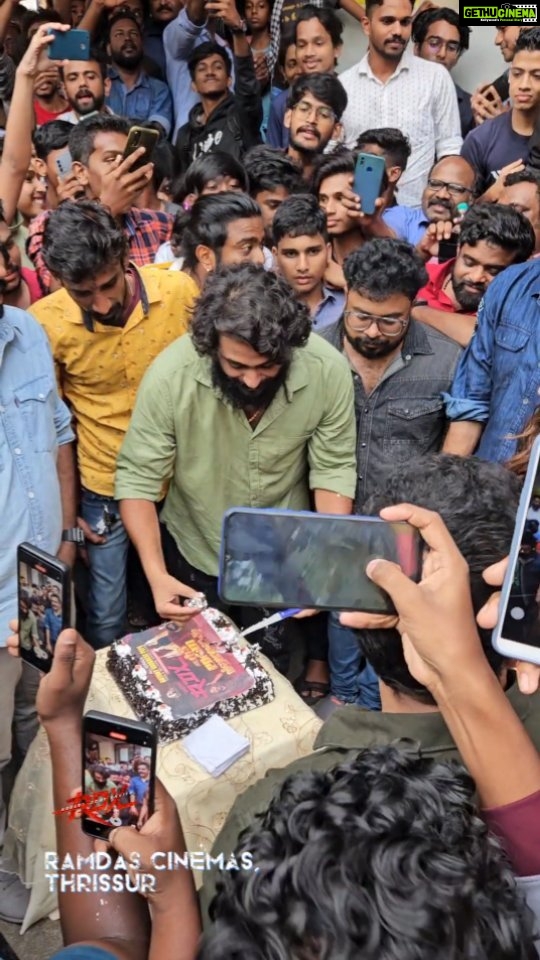 Antony Varghese Instagram - നന്ദി... നന്ദി.... നമ്മൾക്ക് ഇത്രയും സ്നേഹവും പിന്തുണയും നൽകുന്നതിന് എത്ര നന്ദി പറഞ്ഞാലും മതിയാവില്ല... ❤️❤️❤️ Trissur