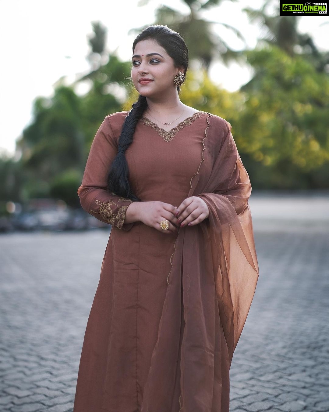 Anu Sithara Instagram - 👗 @wesnikfashion 💄 @pinkyvisal