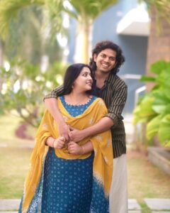 Anu Sithara Instagram - 👩‍❤️‍👨👫
Click by @nimisha_sajayan ❤️