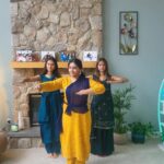 Anu Sithara Instagram - ♥️♥️ @poojmenon @malavika_menon008 #mystudents ♥️