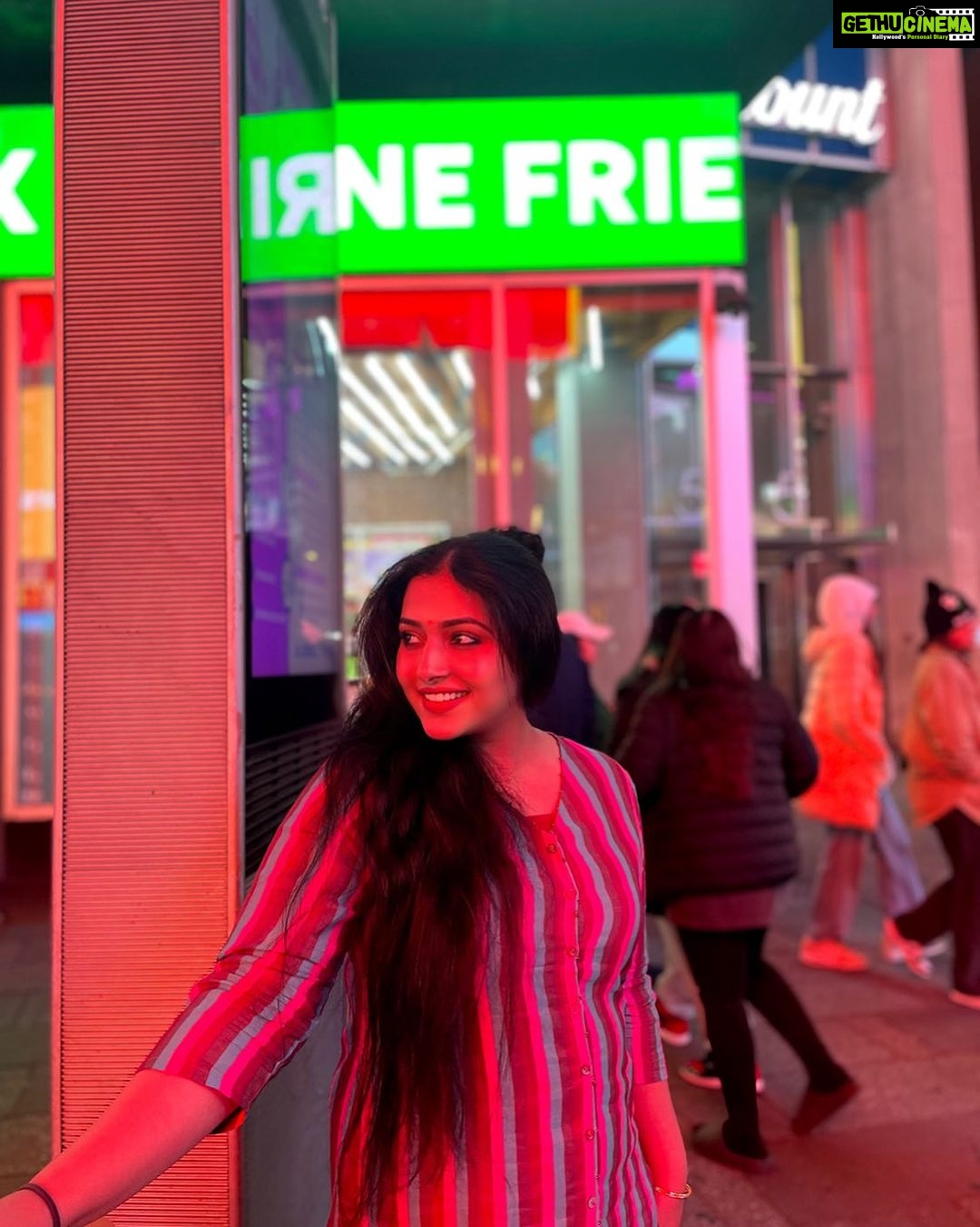 Anu Sithara Instagram - 🥰 Kya mohabbat hai… #newyork New City, New York