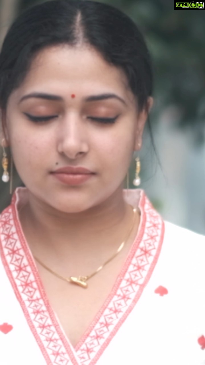 Anu Sithara Instagram - 👗 @sameerasaneeshkochi ♥️ 📷 @vishnuprasadsignature ♥️ 🎤 @raj_sanjay #homesweethome
