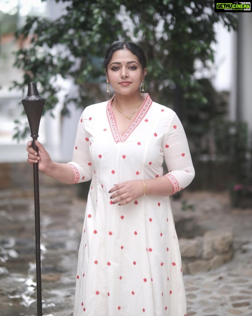 Anu Sithara Instagram - Tnk u Sameerechi for this beautiful dress @sameerasaneeshkochi ♥️ @sameerasaneesh
