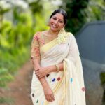 Anumol Instagram - Timeless Elegance !!! These pictures capture me wearing this gorgeous saree at three different times! From Onam 2020 to now, it's still as stunning as ever, proving that repeating clothes is the ultimate fashion wisdom! 💚 Embracing sustainable style and cherishing precious memories, this saree holds a special place in my heart. Saree from @naithubysruthiprasanth #TimelessElegance #RepeatingClothes #CherishedMemories #SustainableFashion #OnamSaree #FashionWisdom Kalamassery, India