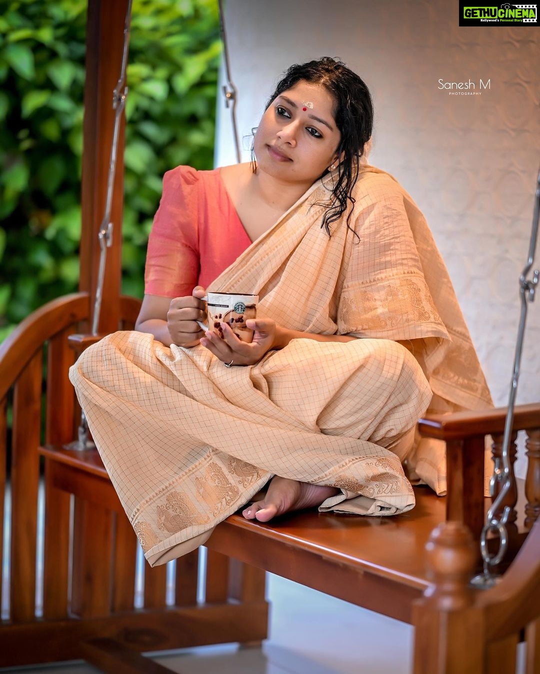 Anumol Instagram - 🏡 Relaxing at home in my favorite costume! 🌸 Clicked by @saneshphotography #HomeVibes #SareeLove #ChillingAtHome #ComfortZone #SareeStyle #CozyDays #RelaxationTime #SareeSwag #HomeSweetHome #TraditionalElegance #ComfyChic #SelfCareSunday #SareeFashion #AtHomeInSaree #IndianAttire #SareeSlay #HomeComforts #SareeGoals #StaycationMode #LazyDays #SareeLife #HomeBody #InstaSaree #ChillModeOn #SareeBliss #HomeSareeStyle #StayHomeStayStylish #CasualSaree #SareeEssentials #HomeSareeDiaries Rayiranellur,Naduvattam