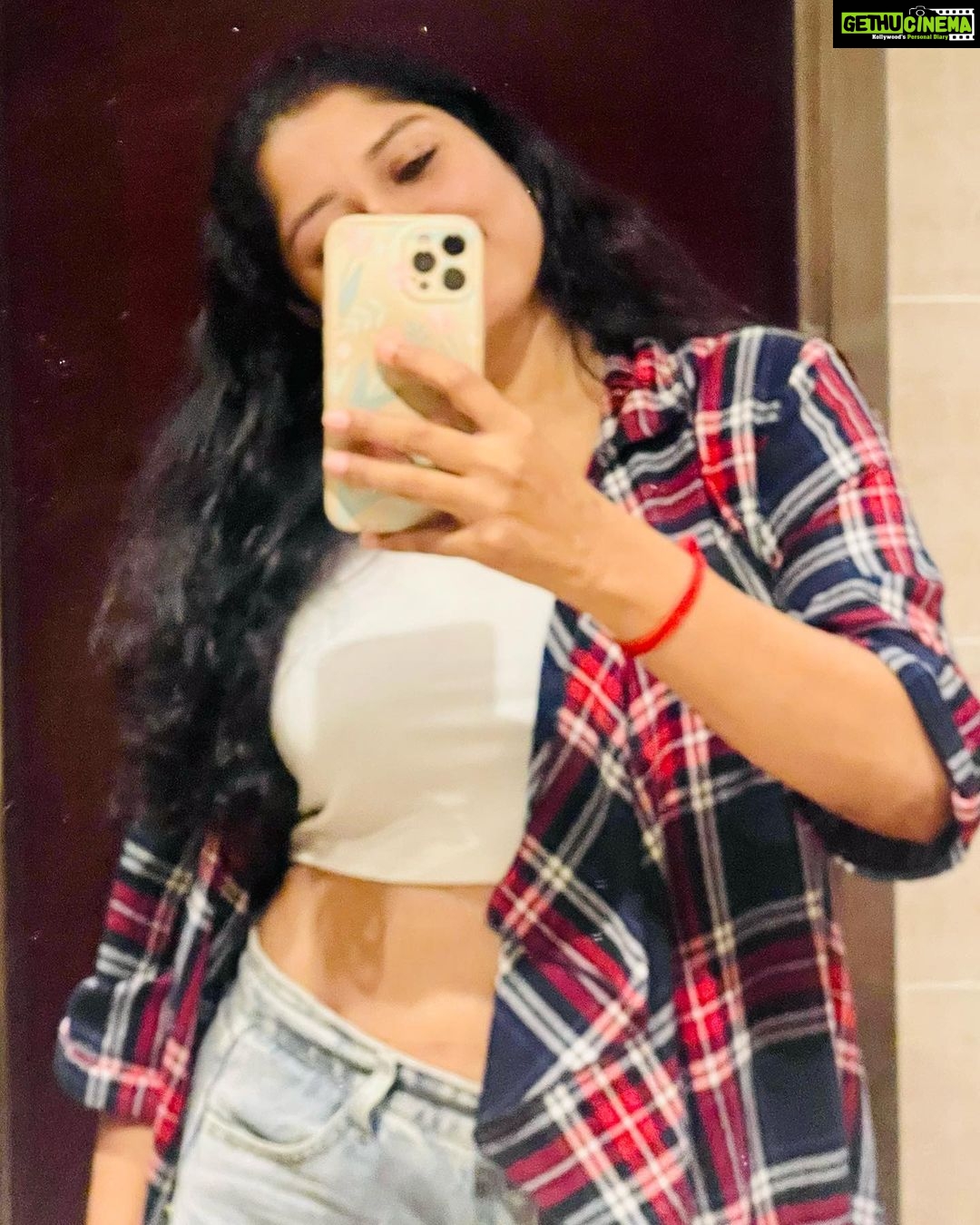 Anumol Instagram - Peeking Through Reflections ✨ Embracing Mystery and Charm 💫 #HalfFaceCovered #MirrorSelfie #blurryreflections #IntriguingGlimpse #HiddenBeauty #MysteriousVibes #MirrorMagic #GlamorouslyMasked #ReflectionReveal #CharmAndMystery #EyesTellAll #CaptivatingGlance #GazeAndWonder #BehindTheMask #UnveilingBeauty #MirrorMoments #CuriosityAwakens #GlimpseOfMe #UnseenElegance #MirrorUniverse #intrigueandallure
