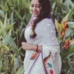 Anumol Instagram - ❤️❤️❤️ Click by @lulumediakerala Wearing @parama_g #SareeLove #SareeStyle #SareeSwag #SareeGoals #DrapedInElegance #SareeAddict #SareeBlouse #SareeDraping #SareeOfTheDay #SareeInspiration #SareeLook #SareeStories #HandloomSaree Kochi Marriott Hotel