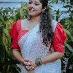 Anumol Instagram - Protect your peace !!! @sharath_padikkal_photography @jugalbandhi saree Adlux International Convention & Exhibition Centre