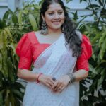 Anumol Instagram - Photograhy @sharath_padikkal_photography In fream @anumolofficial @anu_yathra @akpa_official @akpa_vengara_mekhala @akpamalappuram