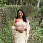 Anumol Instagram – While i was designed for not letting anyone down,
The only person I ever let down was myself.
#loveyourself #practiceselflove #anumol #anuyathra #spreadkindness
Wearing @naithubysruthiprasanth saree
&
@jugalbandhi blouse
Clicks @anjuooo