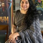 Anumol Instagram - The @roukabysreejithjeevan Saree, with its unique blend of elegance and contemporary flair, has truly stolen my heart. @nattupaathakal click #moviepromotionlooks #pendulumreleasing #anumol #anuyathra #roukasaree