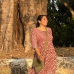 Anumol Instagram - Those childhood days we spend wishing if we were adults and those adulthood days we spend wanting to go back to those childhood memories.. #myhabitat #naduvattamstories #morningwalk #anumol #anuyathra #rayiranellurmala #spreadlove #kindness #peace✌️ Rayiranelloor Hill
